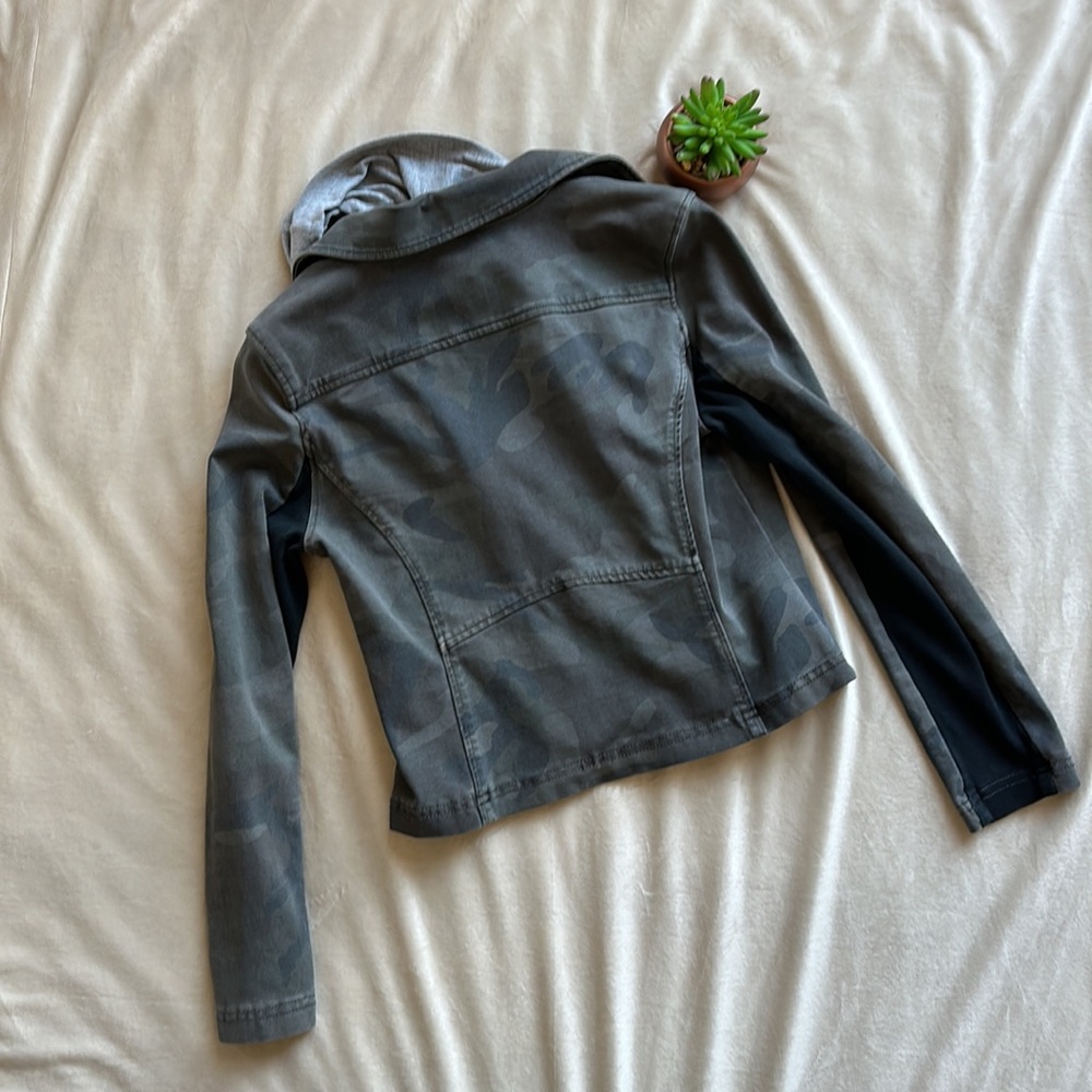 Marrakech Camouflage Jacket - Picture 2 of 3